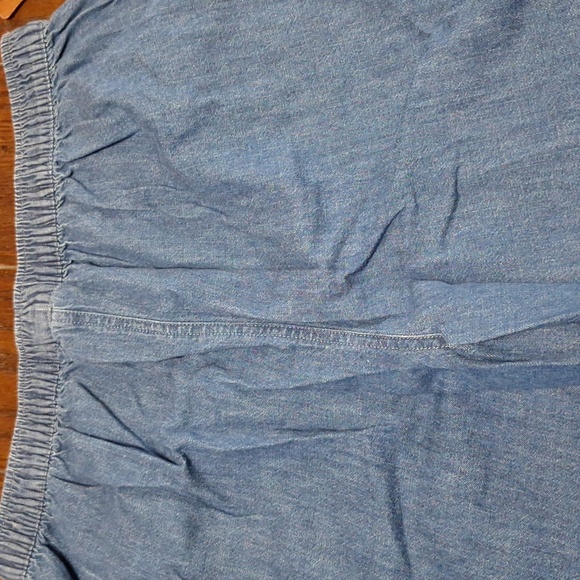 AMERICAN SWEETHEART size 14 crop jeans. - Picture 3 of 6